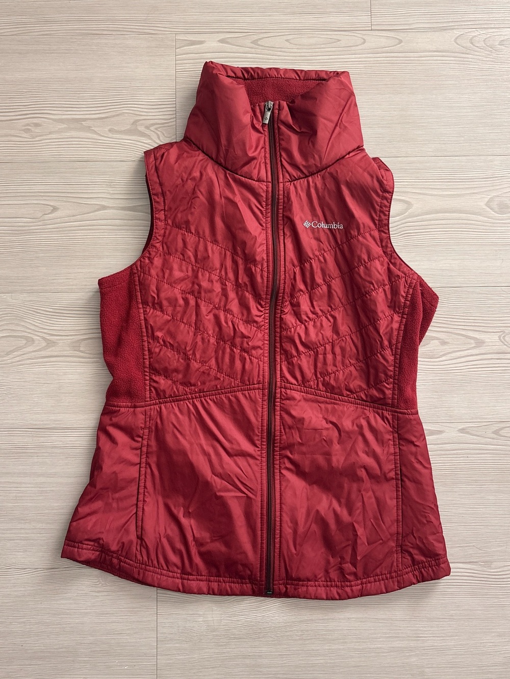 Columbia Women’s Red Quilted High-Collar Insulated Vest